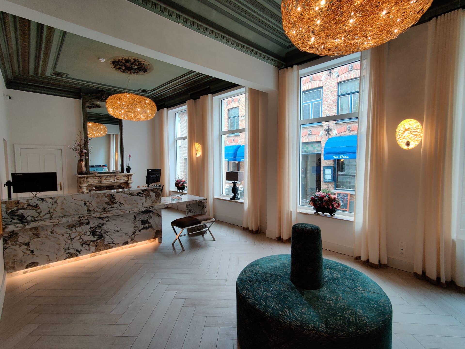 Dukes' Academie - By Dukes' Collection 4*
