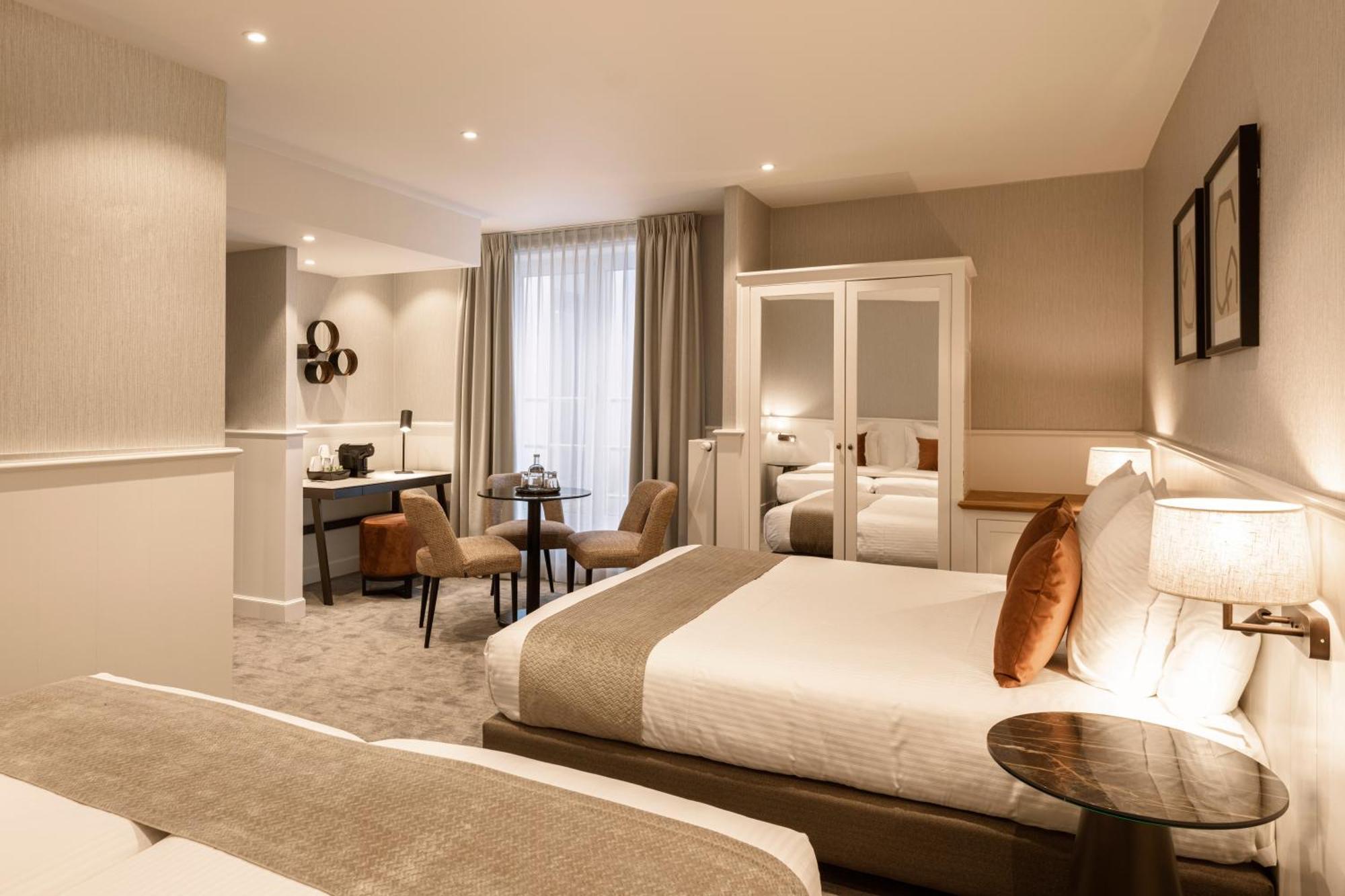 Dukes' Academie - By Dukes' Collection 4*